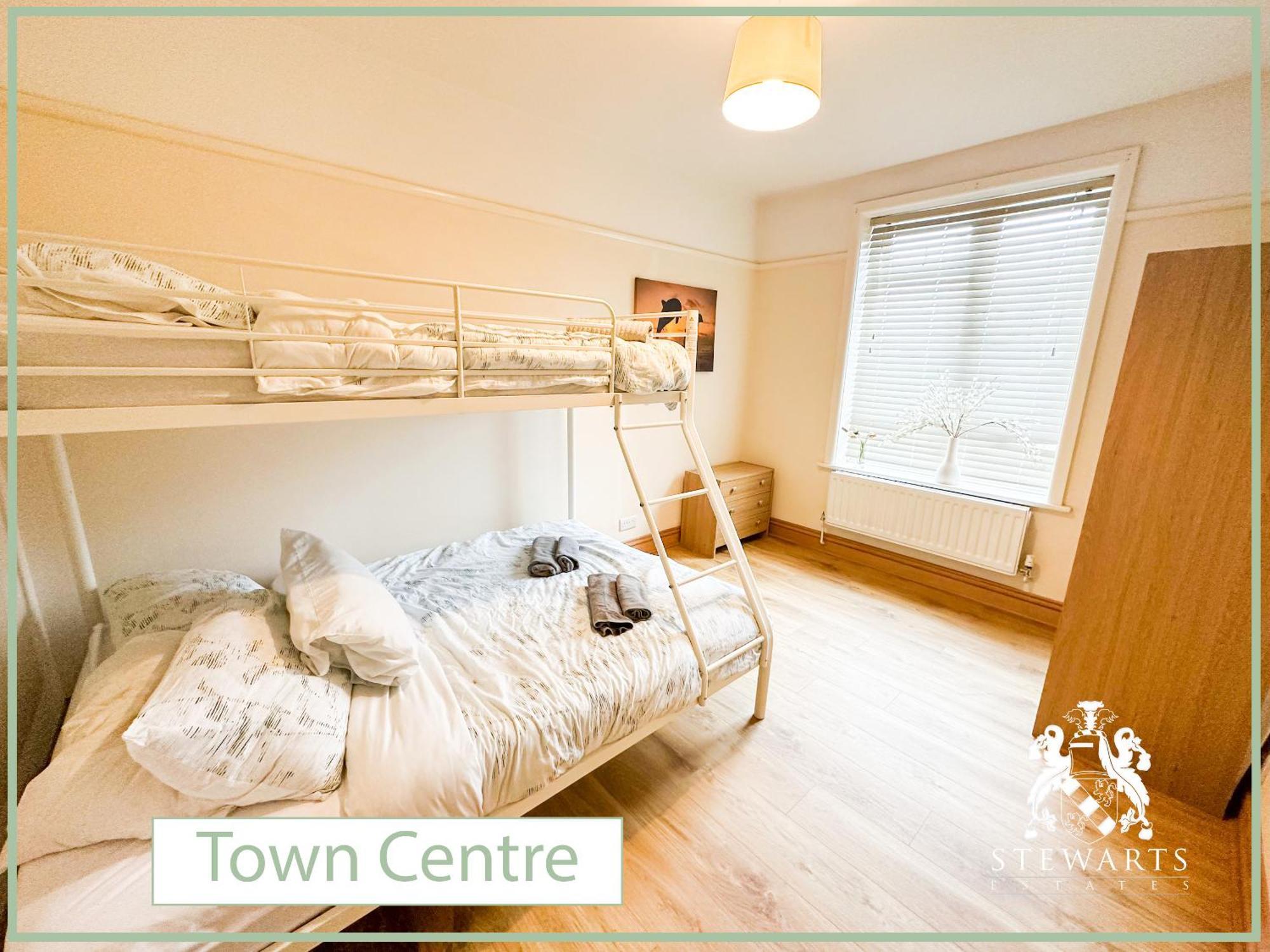 Town Centre Apartment Sleeps 9 Bournemouth Exterior foto